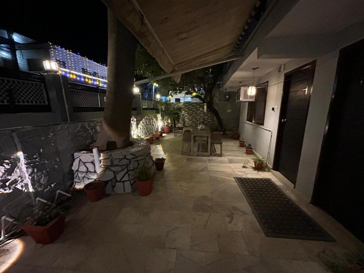 The Peach Tree Rooms Mount Abu Eksteriør bilde
