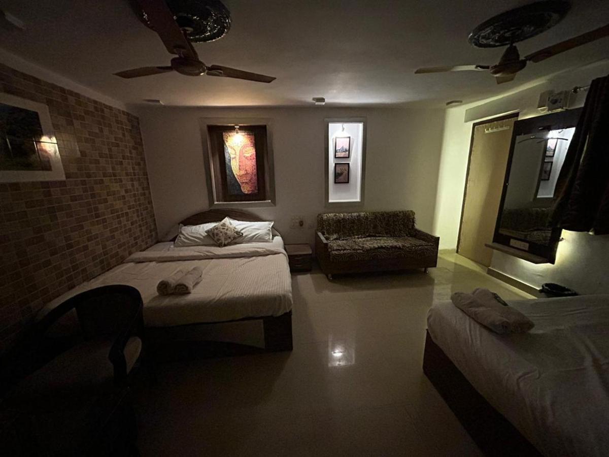 The Peach Tree Rooms Mount Abu Eksteriør bilde