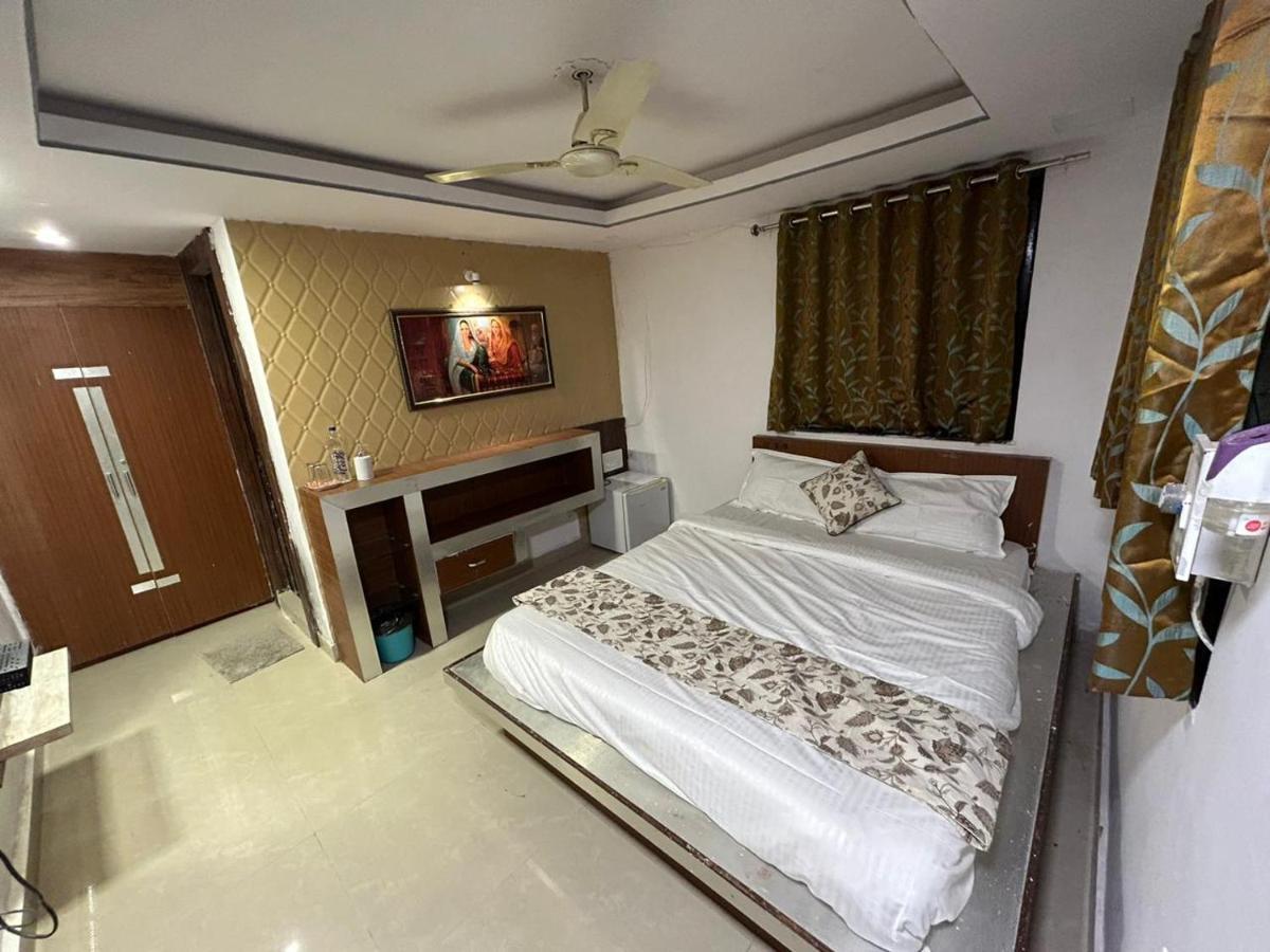 The Peach Tree Rooms Mount Abu Eksteriør bilde